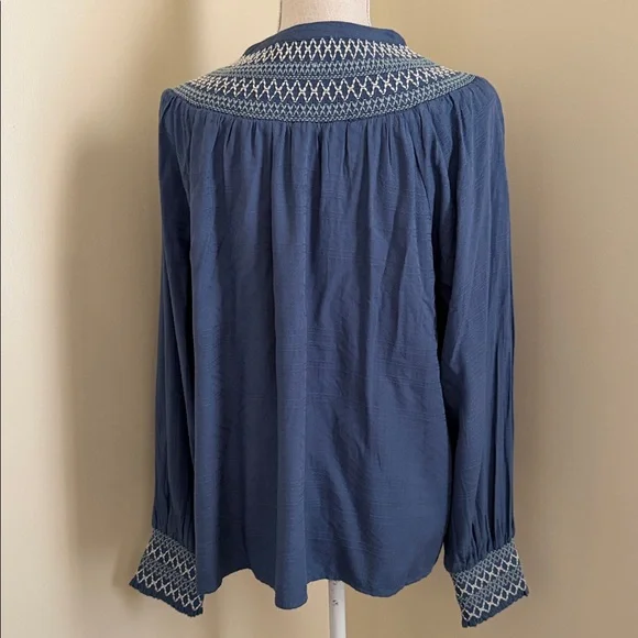New Westbound Blue Button-Down Blouse - Picture 11 of 15